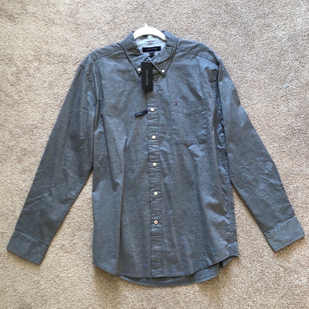 Tommy Hilfiger Men’s Classic Fit Dress Shirt